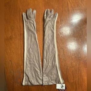 Henri Bendel gray calfskin and cashmere opera gloves, new with tags